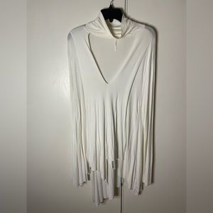 Free people white long sleeve too with V neck and collar